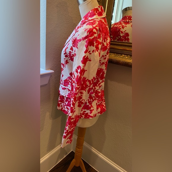 7th Avenue New York & Company Suiting Collection Magenta and Cream Floral Jacket - Picture 5 of 8